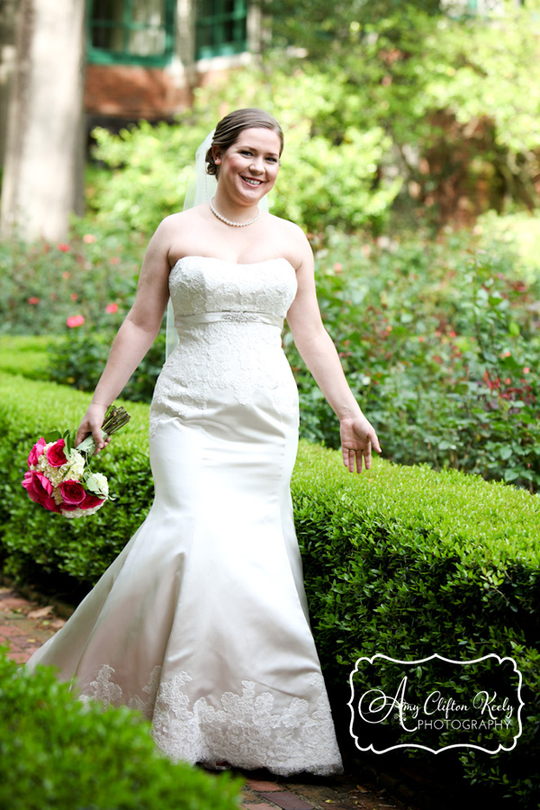 Furman_Bridal_Portrait_Greenville_SC_Outdoors_Twigs_Bouquet_Gazebo_Amy_Clifton_Keely_Photography 04