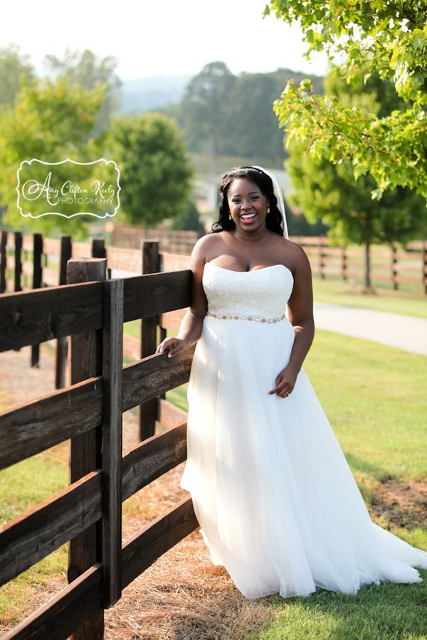 Bridal_Portrait_Lindsey_Plantation_Farm_Field_Barn_Mountains_Sunset_Amy_Clifton_Keely_Photography 02