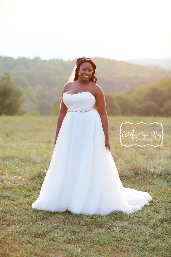 Bridal_Portrait_Lindsey_Plantation_Farm_Field_Barn_Mountains_Sunset_Amy_Clifton_Keely_Photography 16