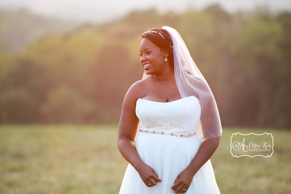 Bridal_Portrait_Lindsey_Plantation_Farm_Field_Barn_Mountains_Sunset_Amy_Clifton_Keely_Photography 19