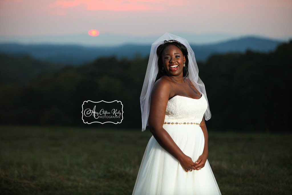 Bridal_Portrait_Lindsey_Plantation_Farm_Field_Barn_Mountains_Sunset_Amy_Clifton_Keely_Photography 22