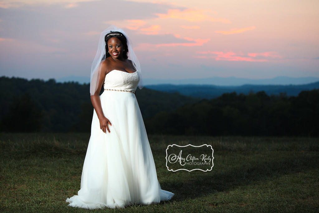 Bridal_Portrait_Lindsey_Plantation_Farm_Field_Barn_Mountains_Sunset_Amy_Clifton_Keely_Photography 24