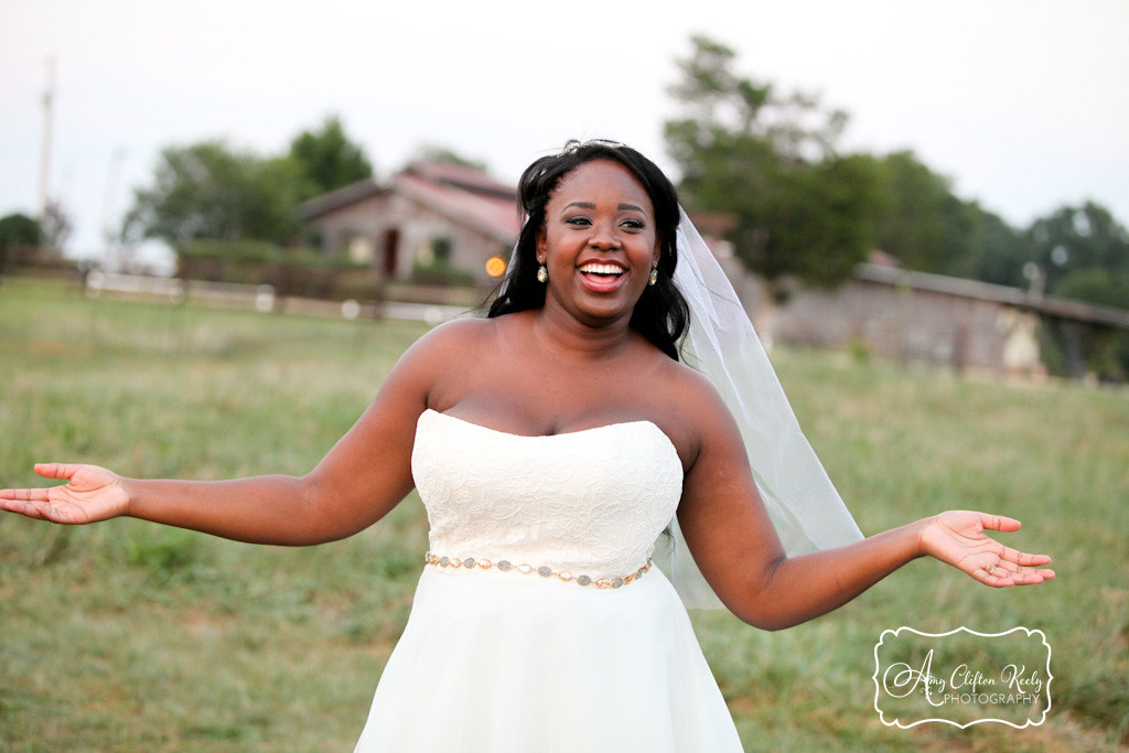 Bridal_Portrait_Lindsey_Plantation_Farm_Field_Barn_Mountains_Sunset_Amy_Clifton_Keely_Photography 25