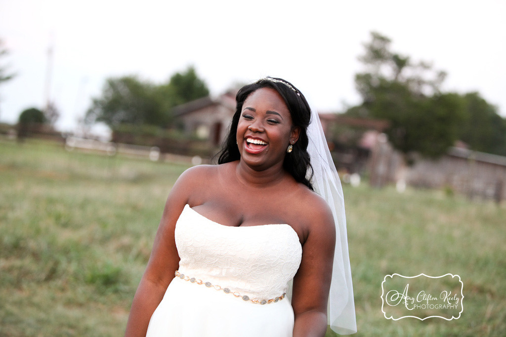 Bridal_Portrait_Lindsey_Plantation_Farm_Field_Barn_Mountains_Sunset_Amy_Clifton_Keely_Photography 26