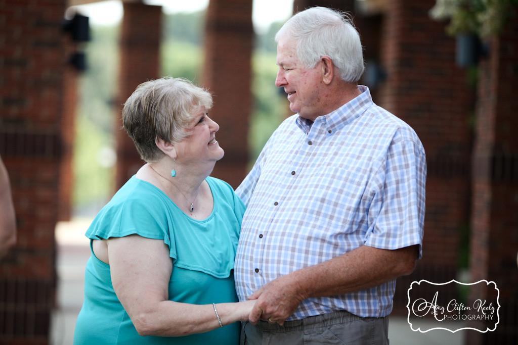 Dowtown_Greer_City_Hall_Extended_Family_Portraits_Amy_Clifton_Keely_Photography 04